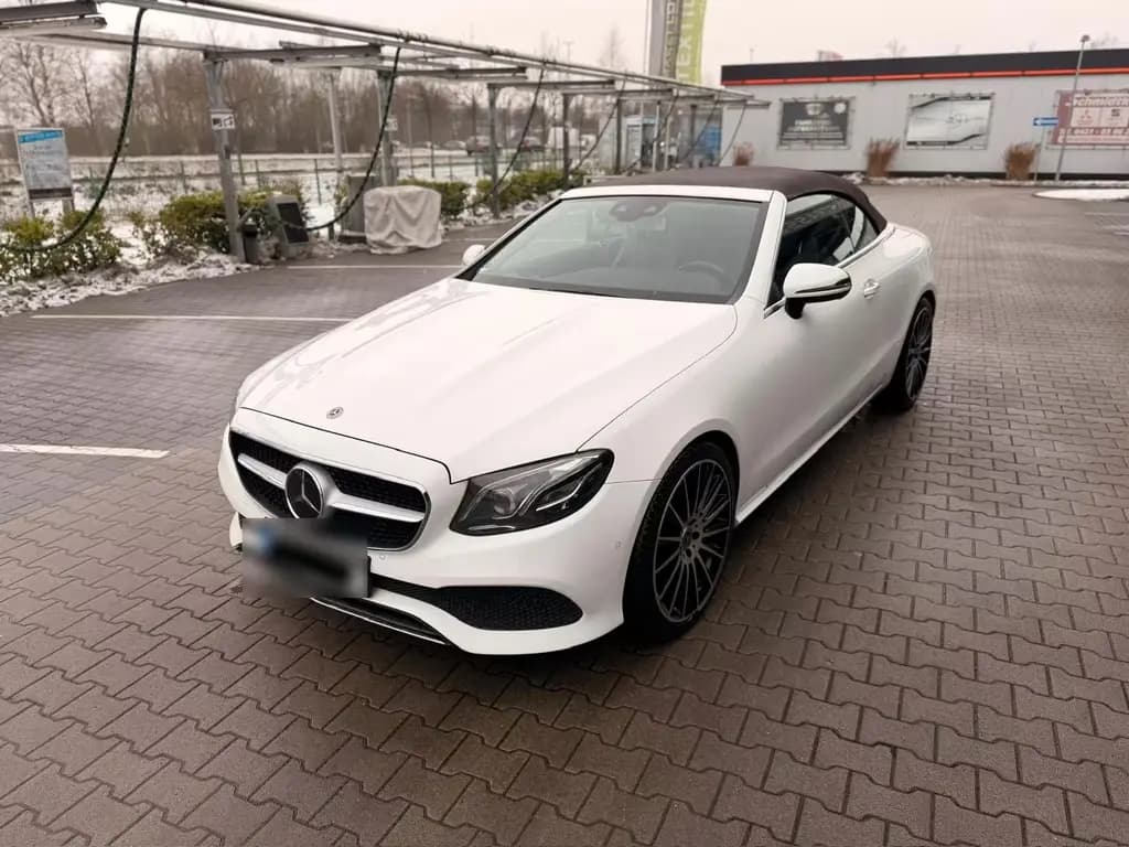 Main__Slider__Photo:Mercedes-Benz E-Class E200 Cabrio | AMBIENT | MEMO | BU... 05/2018-0