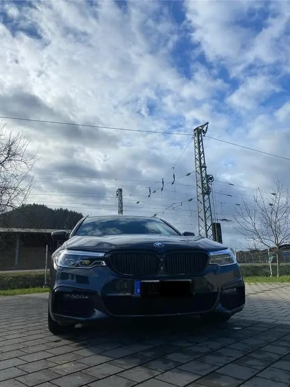 Main__Slider__Photo:BMW 5 Series 540i xDrive Touring A - M Sport 04/2019-0