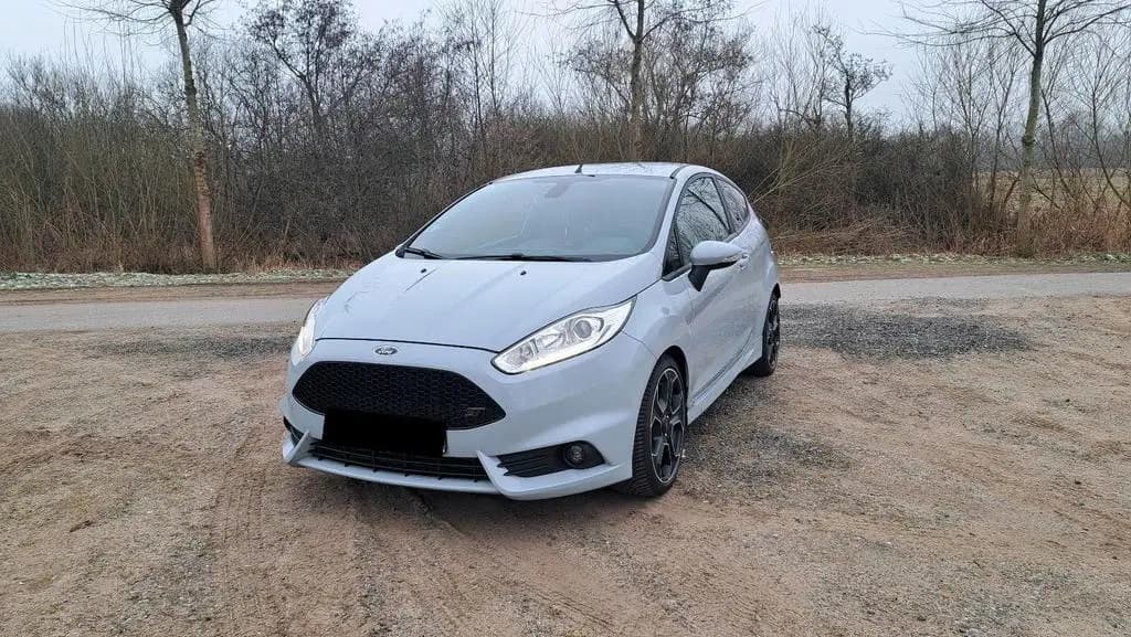 Main__Slider__Photo:Ford Fiesta ST200 10/2016-0