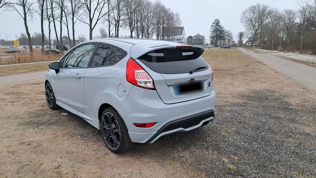 Main__Slider__Photo:Ford Fiesta ST200 10/2016-1