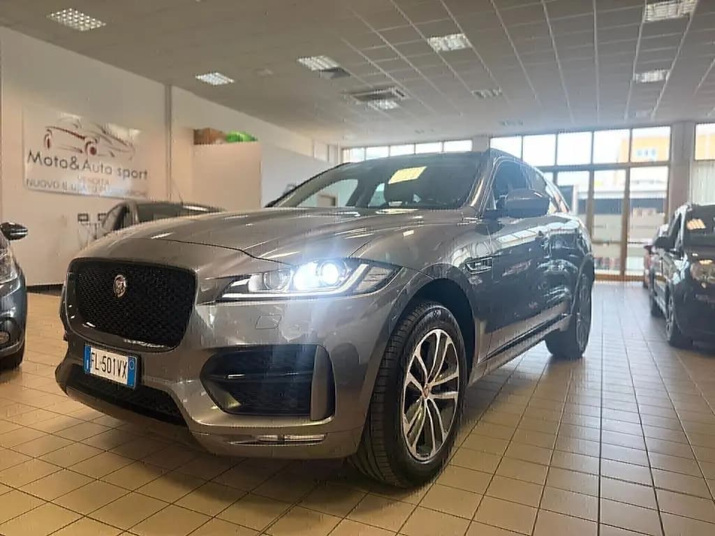 Main__Slider__Photo:Jaguar F-Pace 2.0 D 240 CV AWD aut. R-Sport- SUP 10/2017-0
