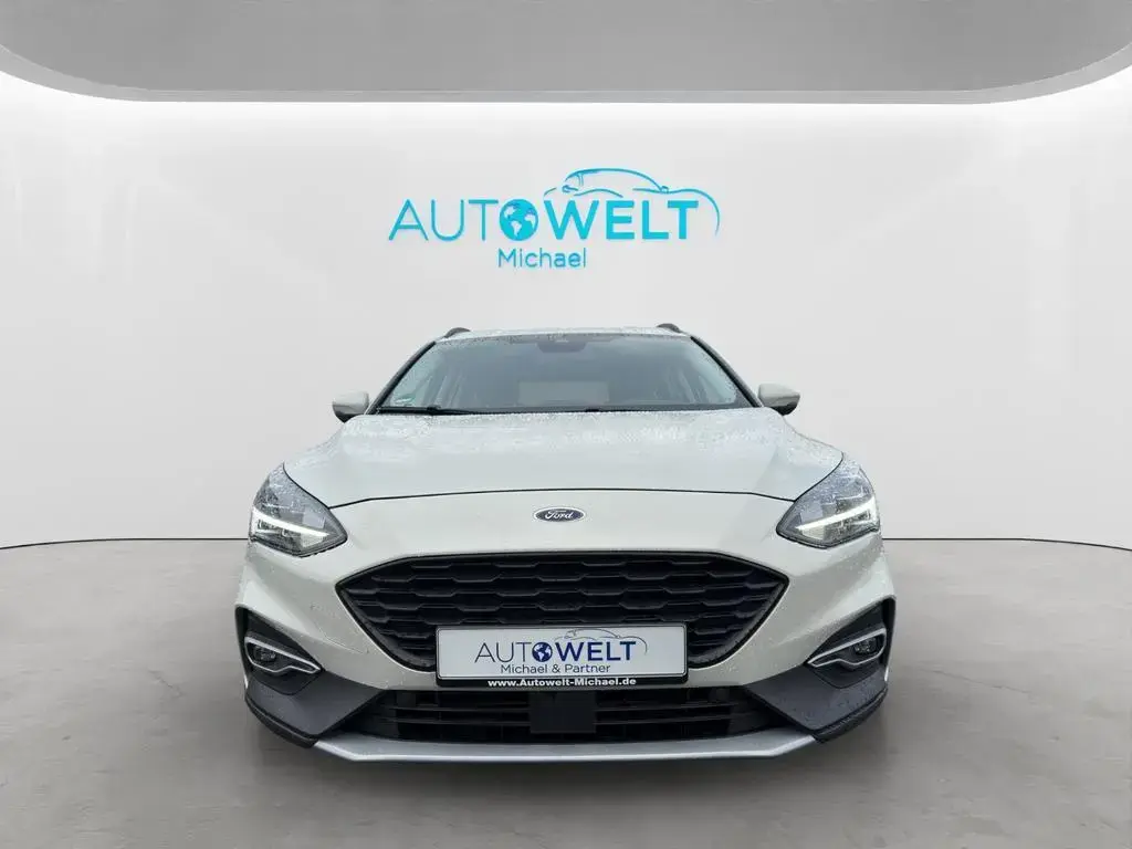 Main__Slider__Photo:Ford Focus Turnier 1.0 Aut. KAM SITZH LED APP B&O 17' 09/2019-1