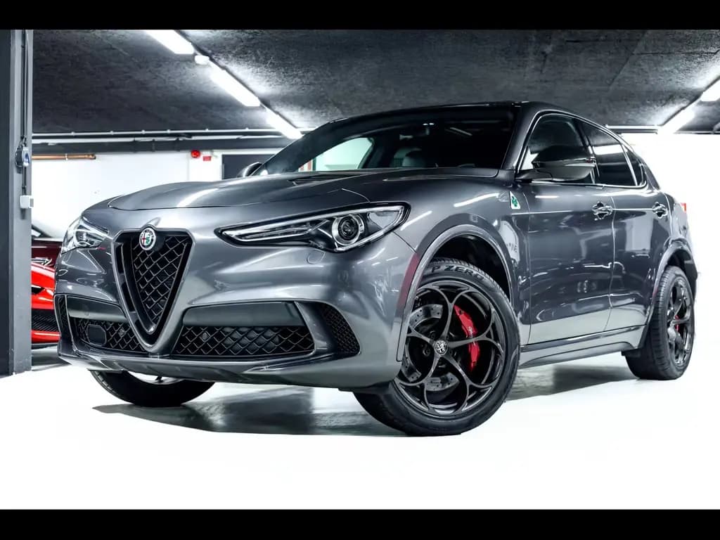 Main__Slider__Photo:Alfa Romeo Stelvio QUADRIFOGLIO 2.9T V6 AT8-Q4°PANO°HK 05/2020-0