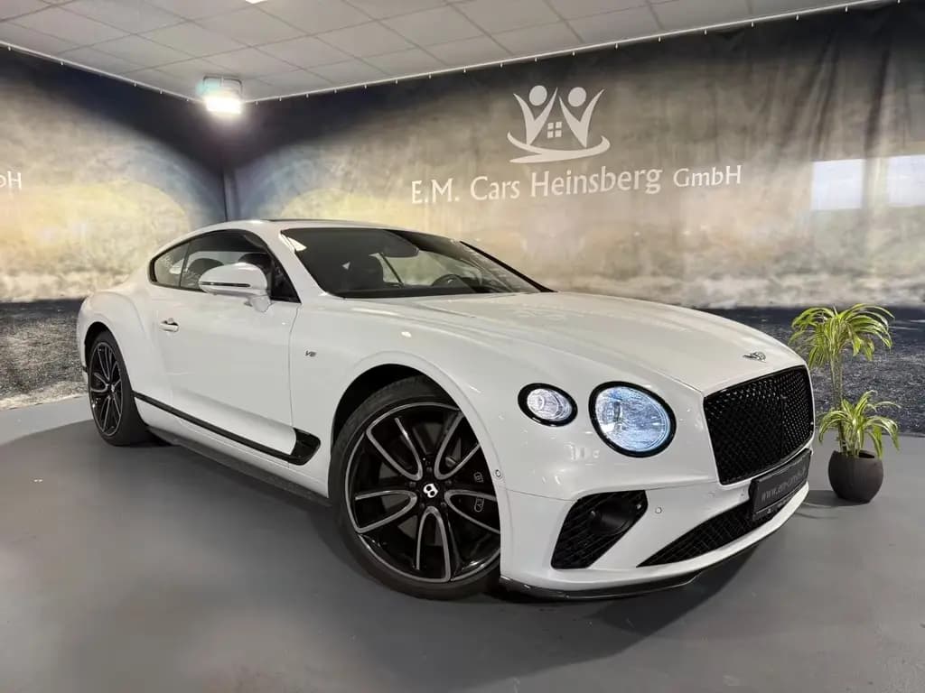Main__Slider__Photo:Bentley Continental GT V8 Mulliner Blackline Carbon Pano 02/2022-0