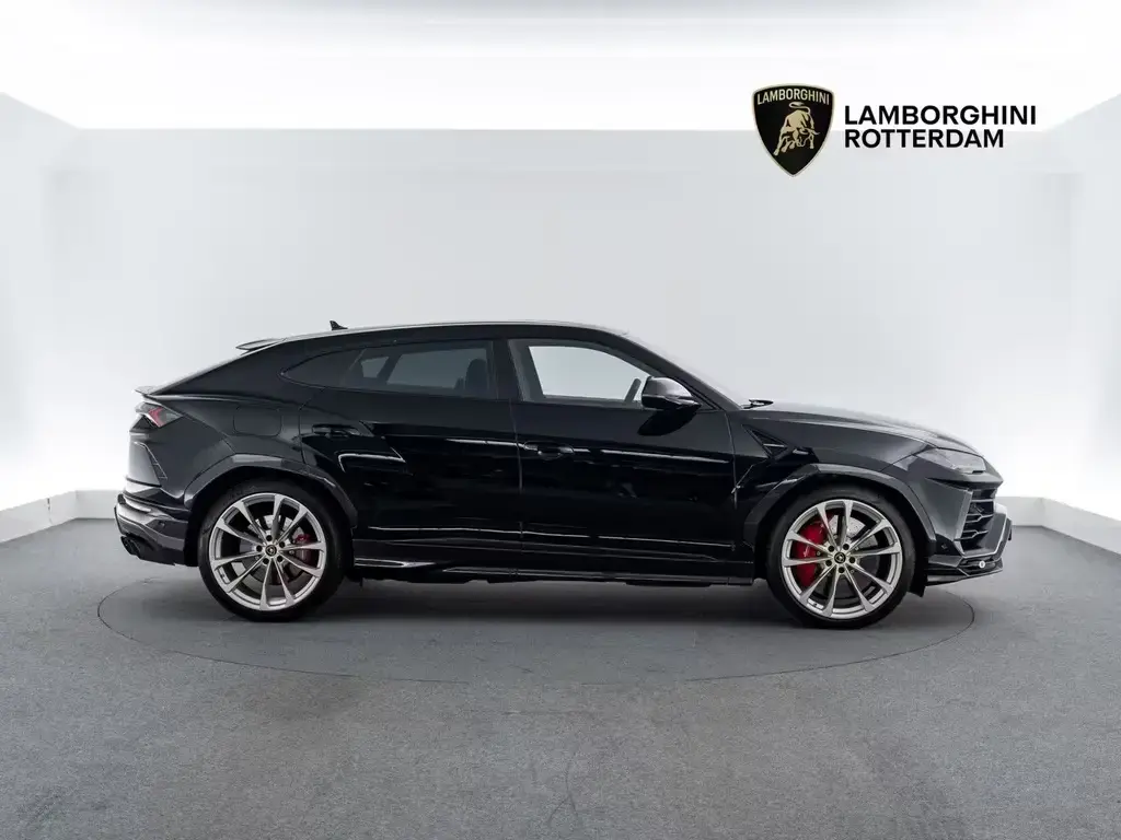Main__Slider__Photo:Lamborghini Urus 4.0 V8 | BTW auto | Rear seat entertainent 09/2020-1