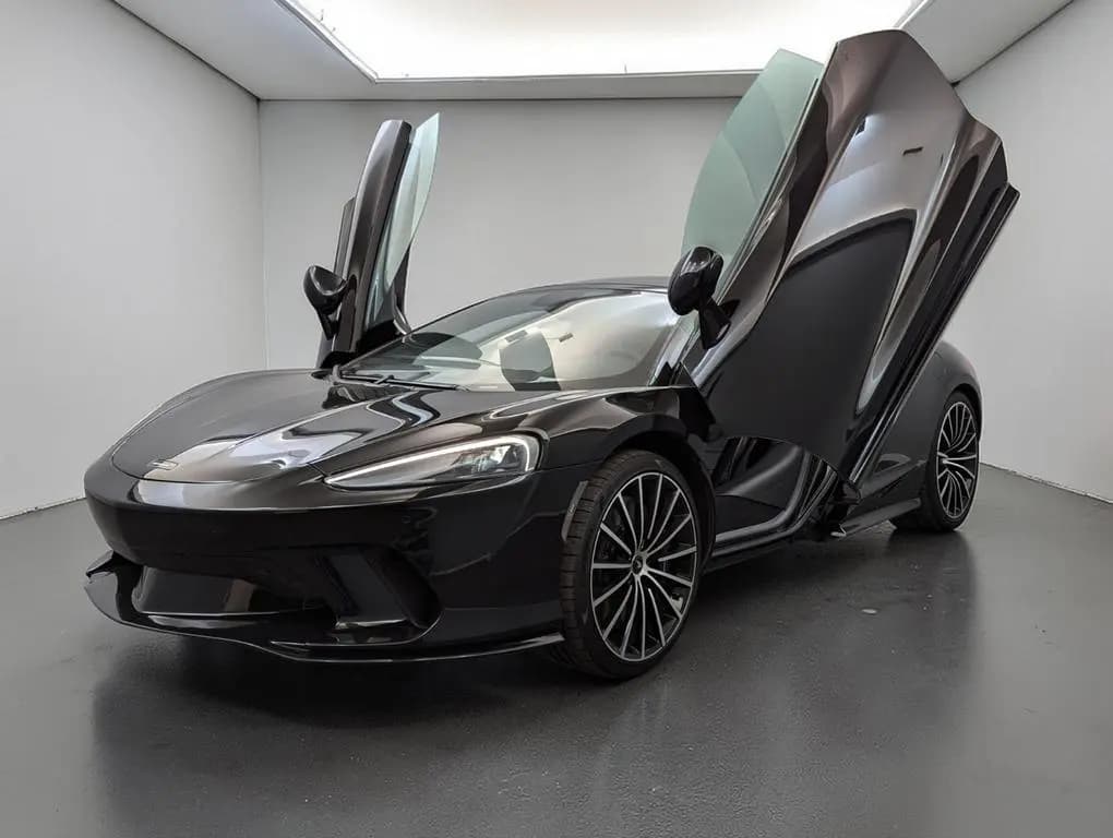Main__Slider__Photo:McLaren GT OPTIONS*B&W 03/2023-0