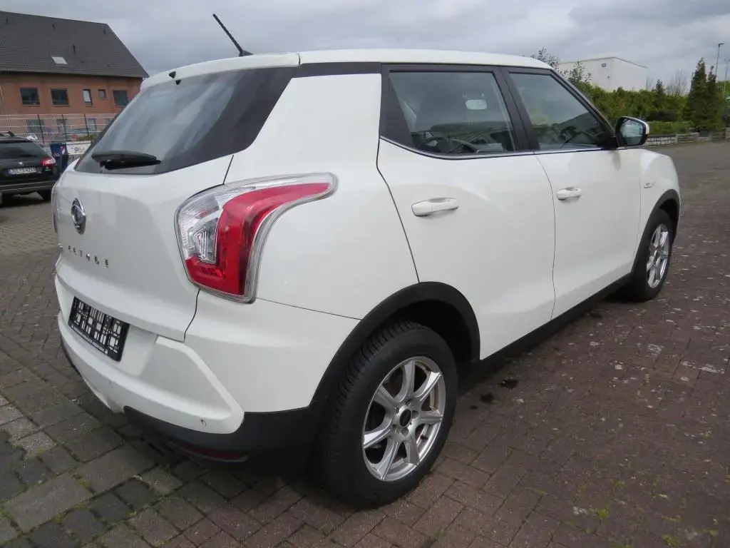 Main__Slider__Photo:Ssangyong Tivoli 1.6 e-XGi 160 CRYSTAL 2WD 09/2017-1