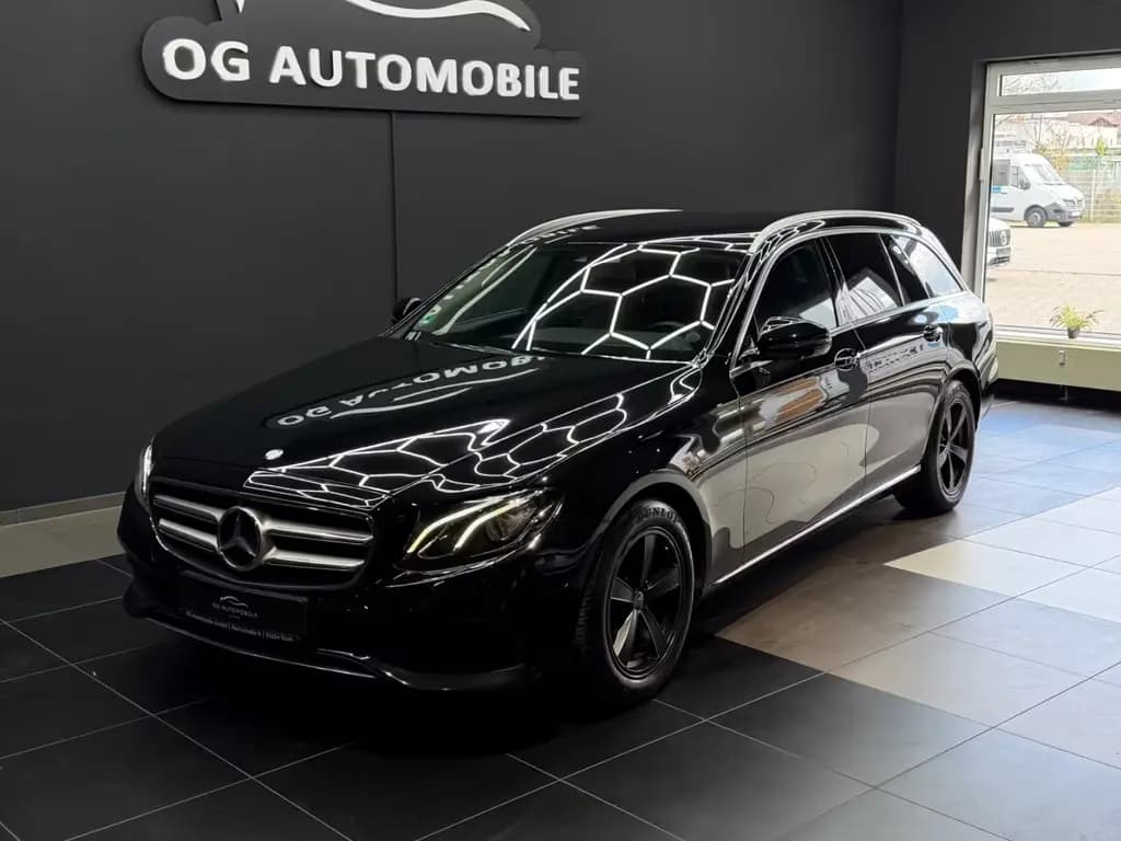 Main__Slider__Photo:Mercedes-Benz E 250 T Avantgarde*WIDE*LEDER*HEADUP*360*AMBIENT 01/2017-0