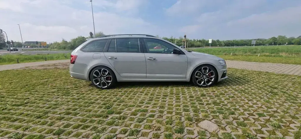 Main__Slider__Photo:Skoda Octavia RS KW V3 05/2019-1