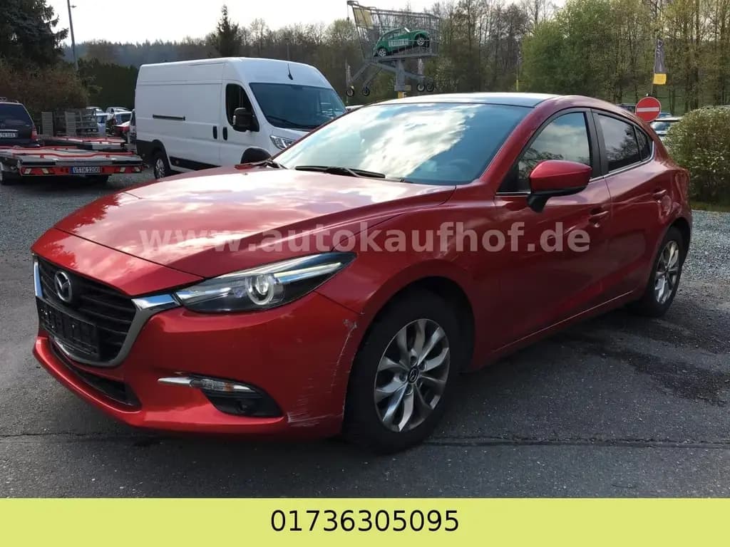 Main__Slider__Photo:Mazda 3 Lim. Signature + *1.Hand* 02/2019-0
