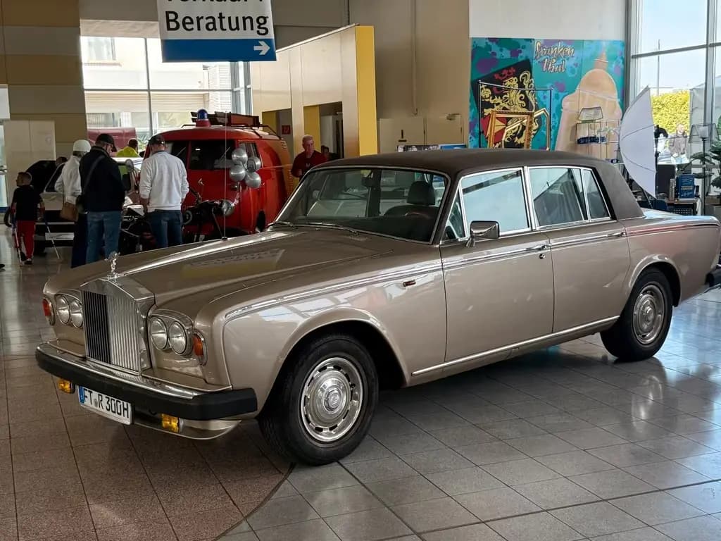 Main__Slider__Photo:Rolls-Royce Silver Shadow II - Wertgutachten Note 2 10/1977-0