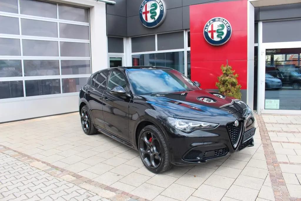 Main__Slider__Photo:Alfa Romeo Stelvio Competizione Q4 09/2023-0