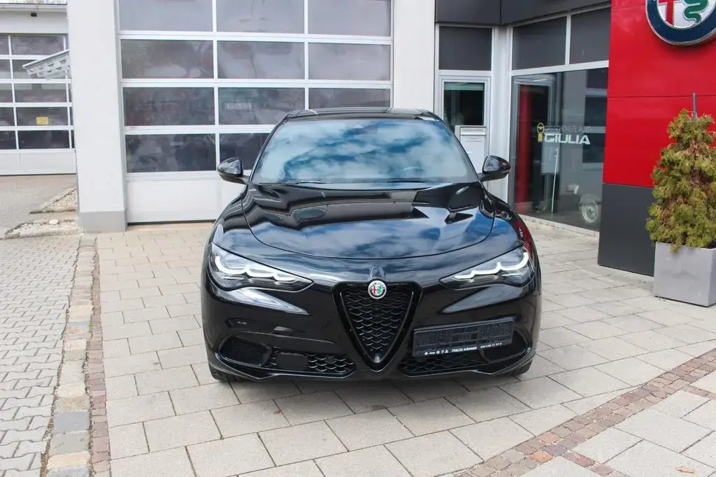 Main__Slider__Photo:Alfa Romeo Stelvio Competizione Q4 09/2023-1