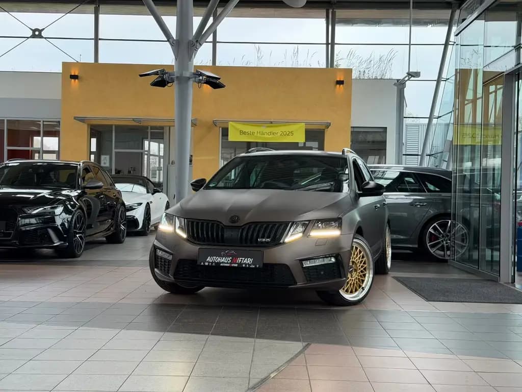 Main__Slider__Photo:Skoda Octavia Combi RS 2.0 TSI DSG Black Design Borbet 11/2017-0