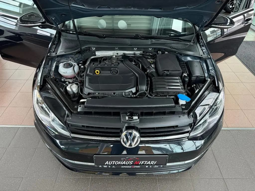 Main__Slider__Photo:Volkswagen Golf VII Variant Highline DSG Massage ACC Navi17 12/2019-0
