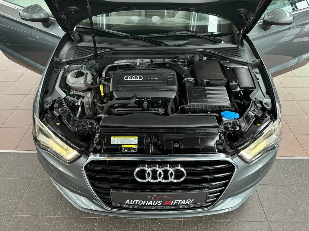 Main__Slider__Photo:Audi A3 1.8 TFSI Ambiente Xenon Alcantara MMI + 18" 02/2015-1