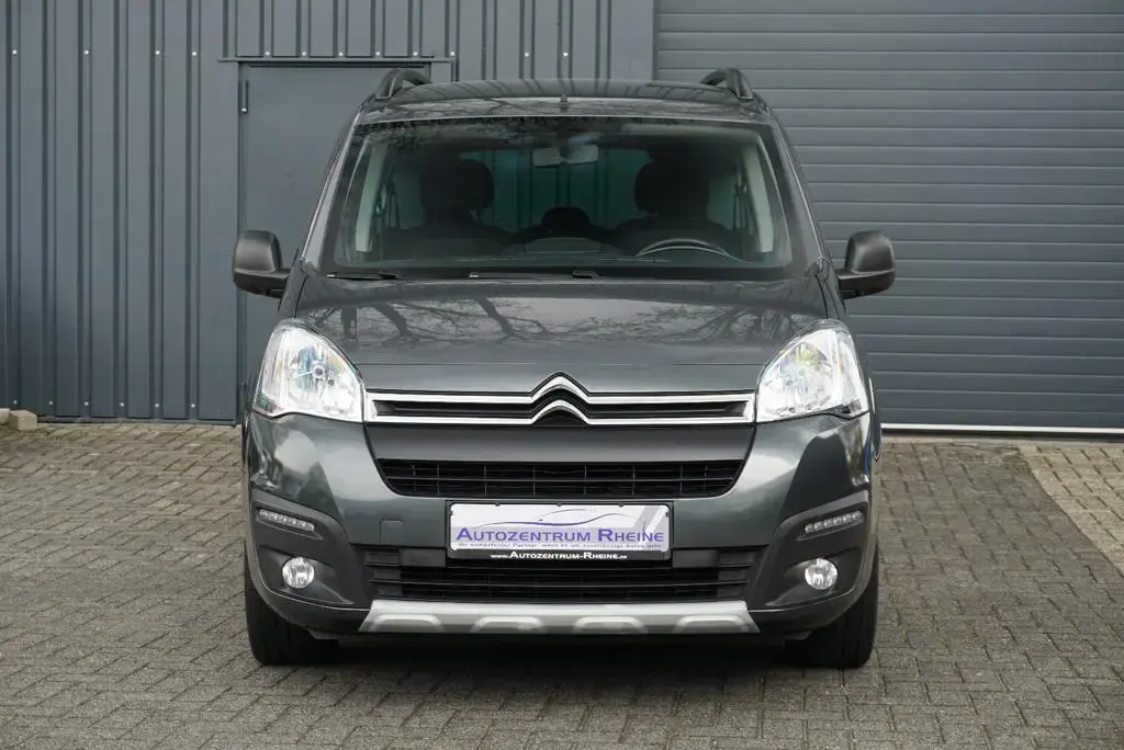 Main__Slider__Photo:Citroën Berlingo Selection Klimaautomatik Tempomat LED 05/2017-1