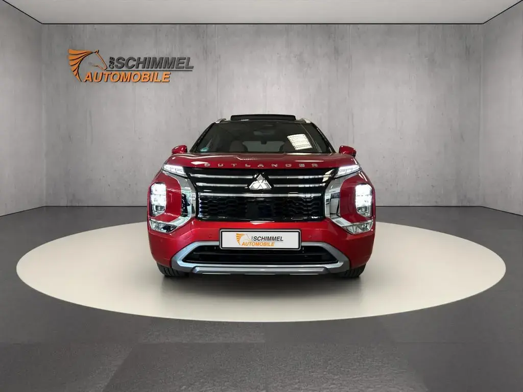Main__Slider__Photo:Mitsubishi Outlander Plug-in Hybrid TOP Luxury-Paket 360° 07/2025-1