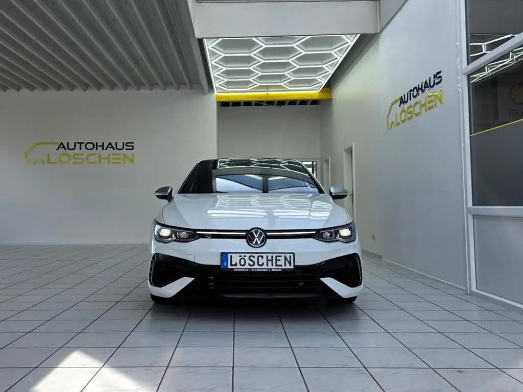 Main__Slider__Photo:Volkswagen Golf VIII Limo R 4Motion Panorama Head-Up Kamera 10/2023-0