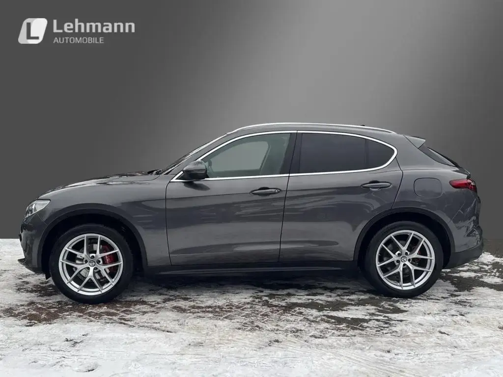 Main__Slider__Photo:Alfa Romeo Stelvio Super Q4 -Panoramadach-Xenon-AHK- 07/2019-1
