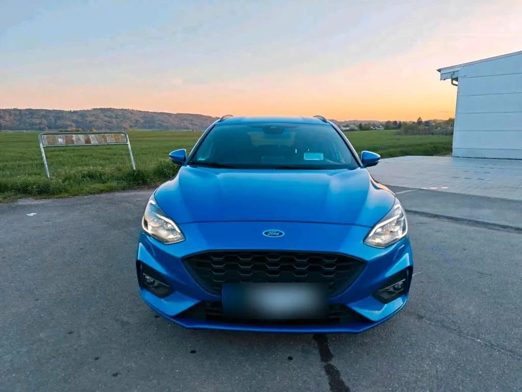 Main__Slider__Photo:Ford Focus Turnier 1.5 VOLL, AHK - 1. Hand... 08/2019-0