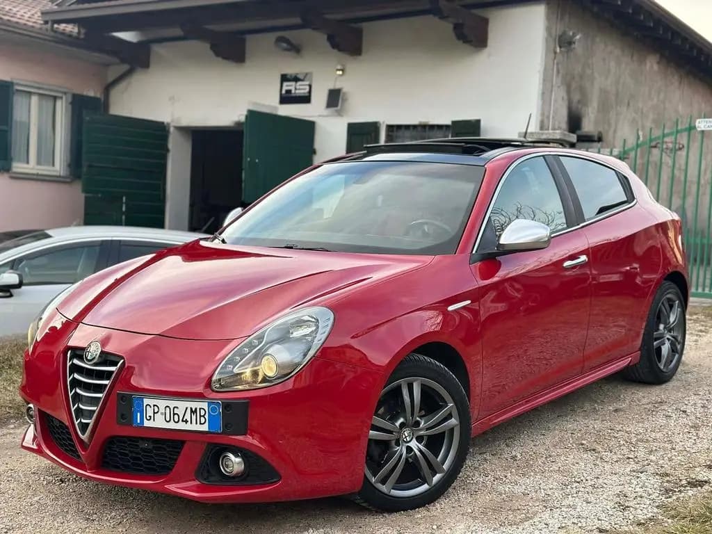 Main__Slider__Photo:Alfa Romeo Giulietta 1.6 JTDm-2 KMCERT TETTO PEL 08/2014-0