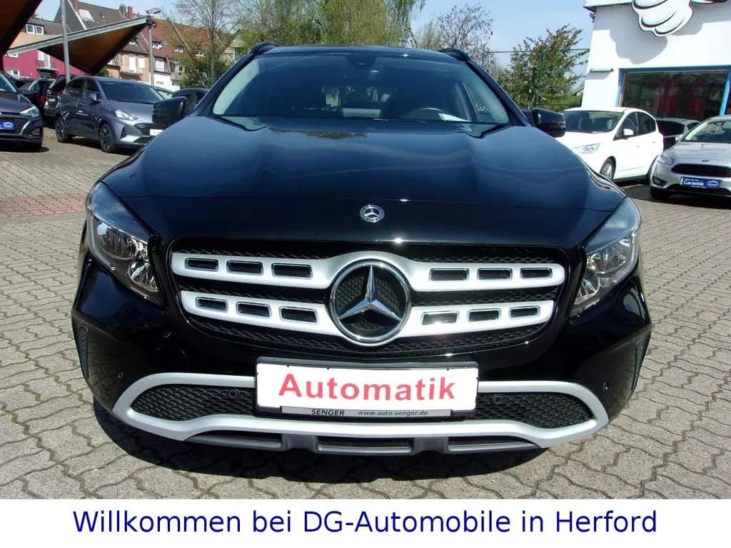 Main__Slider__Photo:Mercedes-Benz GLA-Class 180 Style,Klima,Navi,Tel,Winterpak,Pdc v+h 03/2019-0