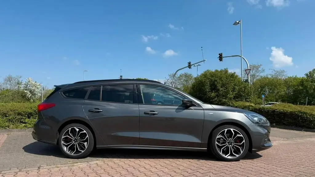 Main__Slider__Photo:Ford Focus 1,5 EcoBoost 110kW ST-Line Turnier ST-Line 10/2019-1
