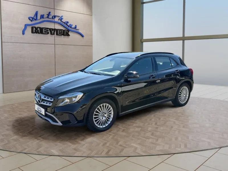 Main__Slider__Photo:Mercedes-Benz GLA-Class 180 Navi/Winterpaket 10/2019-0