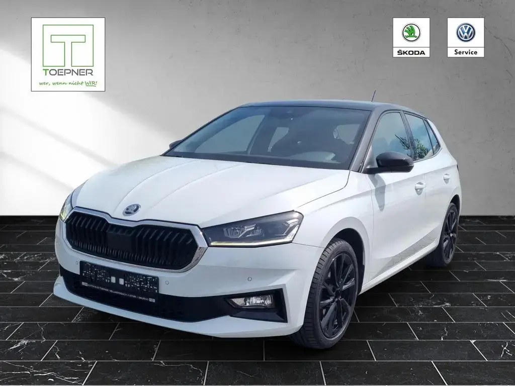 Main__Slider__Photo:Skoda Fabia Style 1,5 TSI DSG Navi ACC PDC 04/2022-1