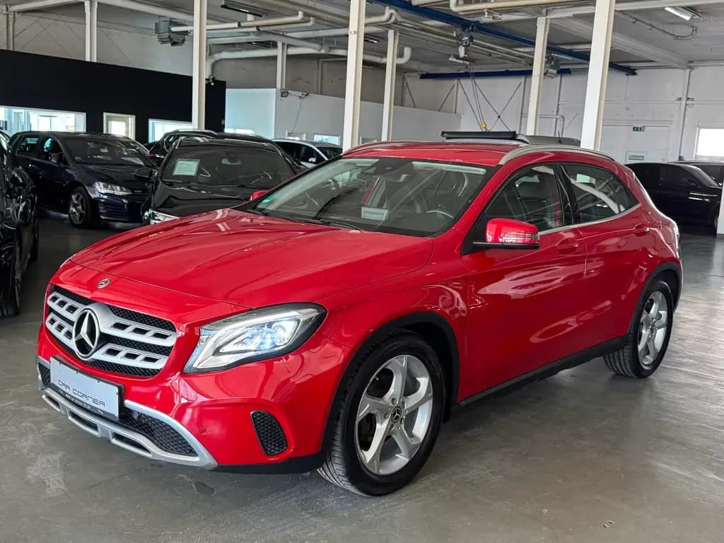 Main__Slider__Photo:Mercedes-Benz GLA 200 7G-DCT SPORTPAKET URBAN NAVI LED KAMERA 01/2020-0
