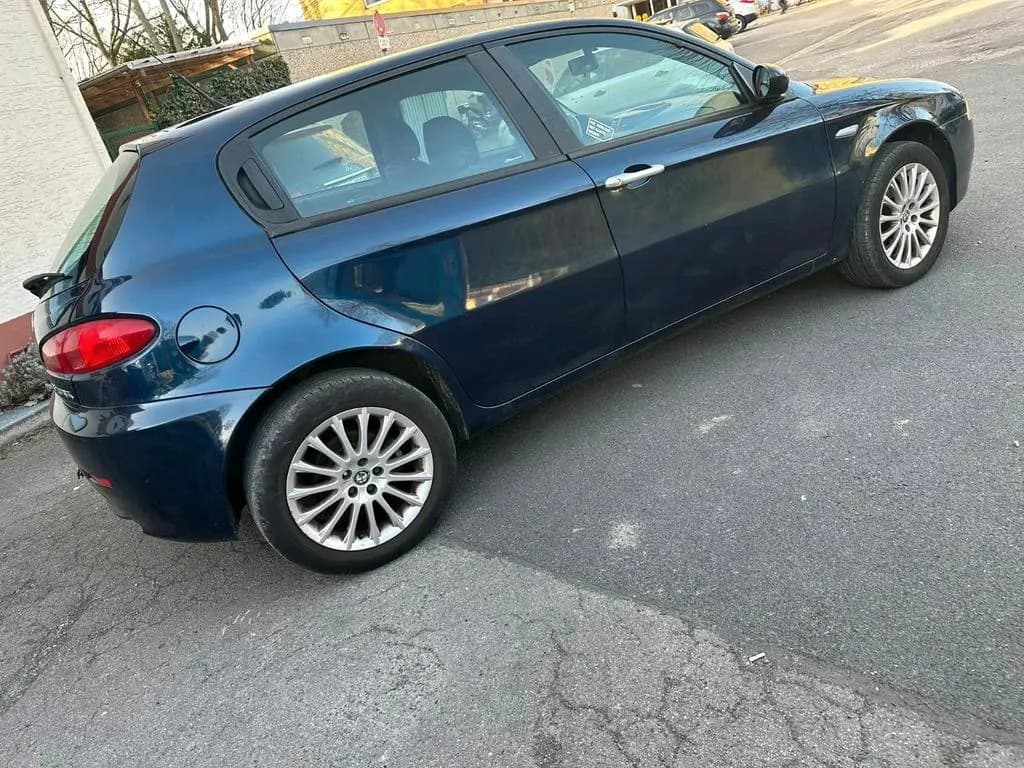 Main__Slider__Photo:Alfa Romeo 147 1.6 Spark TÜV 04 2027 03/2009-0