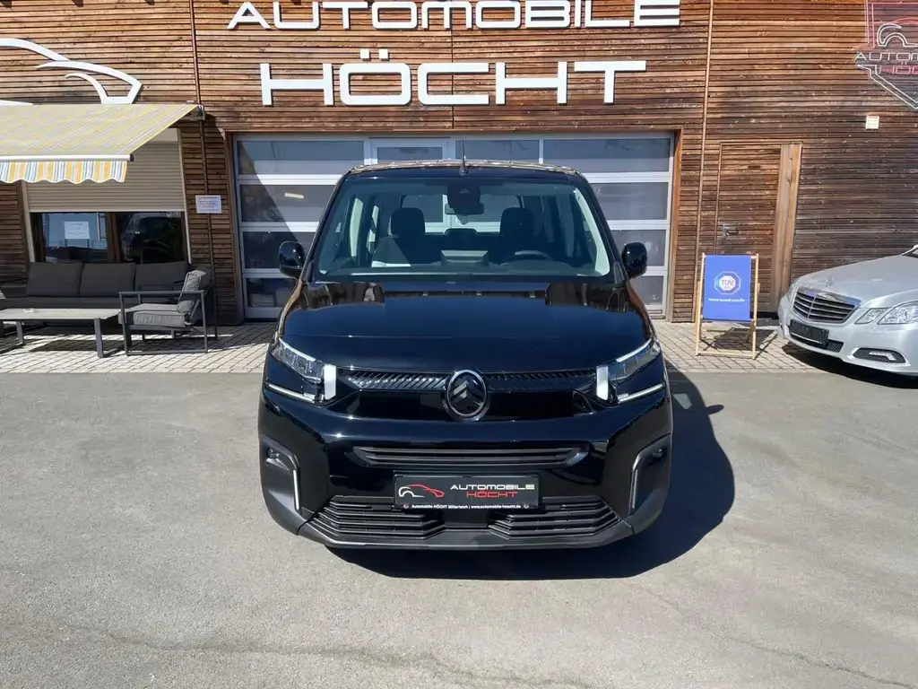 Main__Slider__Photo:Citroën Berlingo Plus M Digitales Cockpit LED Apple CarP 05/2025-1