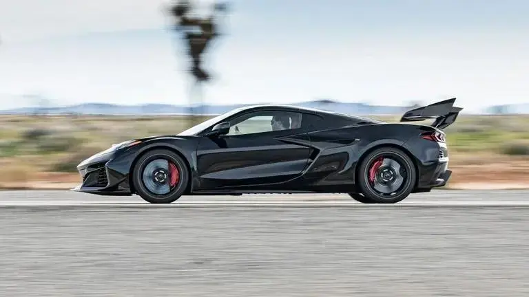 Main__Slider__Photo:Corvette ZR 1 ZR1 X  3LZ MY26 null-1