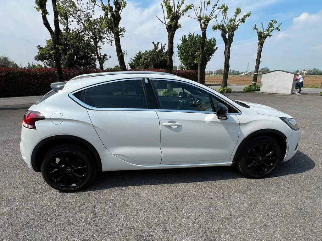 Main__Slider__Photo:DS Automobiles DS4 Crossback Ds DS4 4 Crossback BlueHDi 120 S&S Sport Chic 02/2017-0