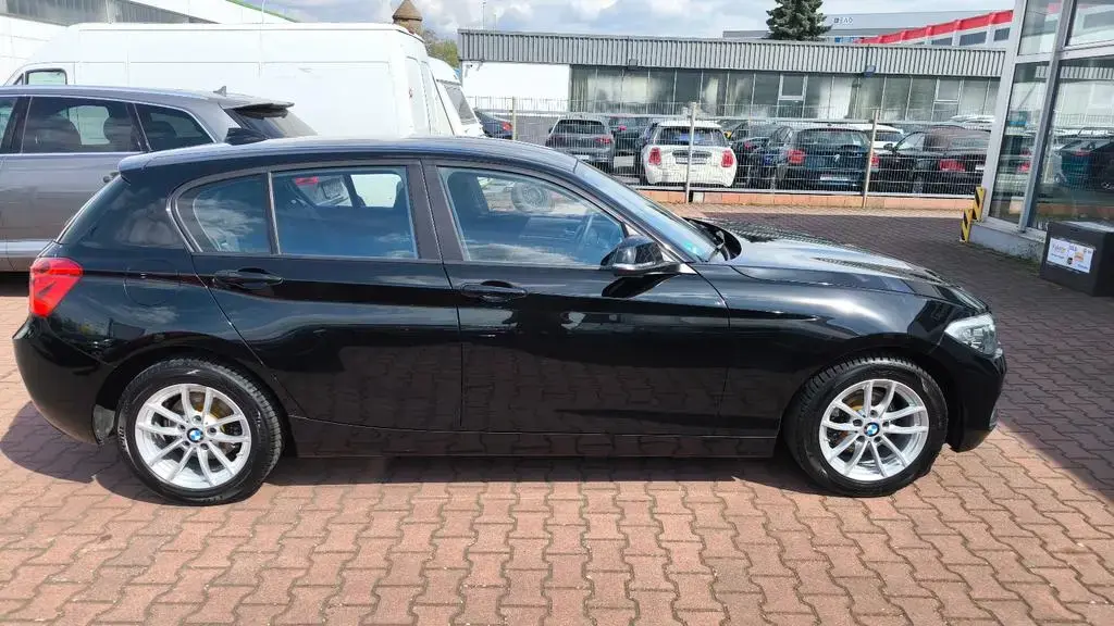 Main__Slider__Photo:BMW 1 Series 118i Limousine 5-trg. Advantage 12/2017-1