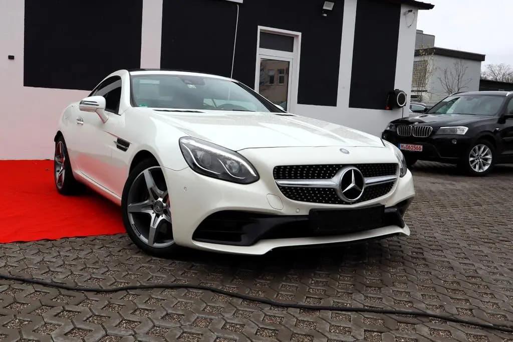 Main__Slider__Photo:Mercedes-Benz SLC-Class -Klasse Roadster SLC 300 07/2016-0