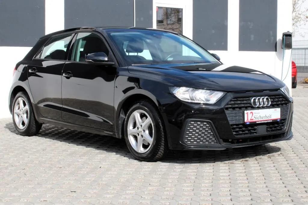 Main__Slider__Photo:Audi A1 Sportback 30 03/2020-0