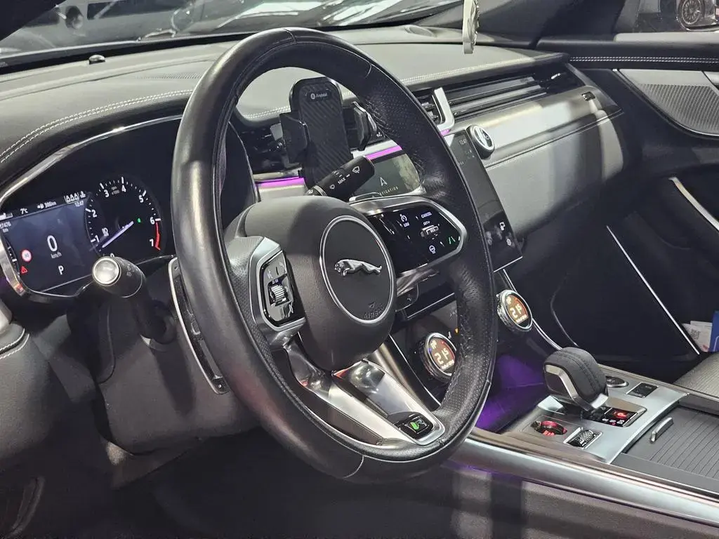 Main__Slider__Photo:Jaguar XF R-Dynamic SE*LED*PDC*Apple CarPlay*Tempomat 01/2023-1