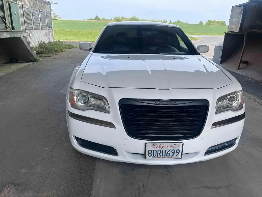 Main__Slider__Photo:Chrysler 300C 3.6 VVT TÜV NEU baugleich Lancia Thema 02/2014-1