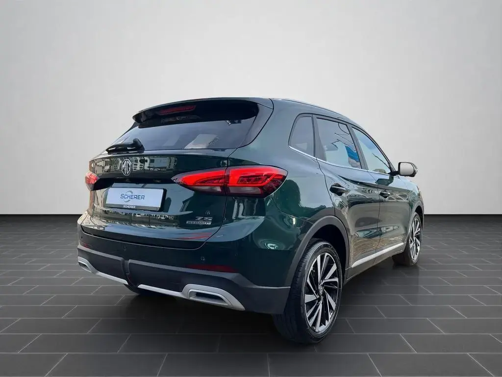Main__Slider__Photo:MG ZS Hybrid+ Luxury MY25.5 null-1