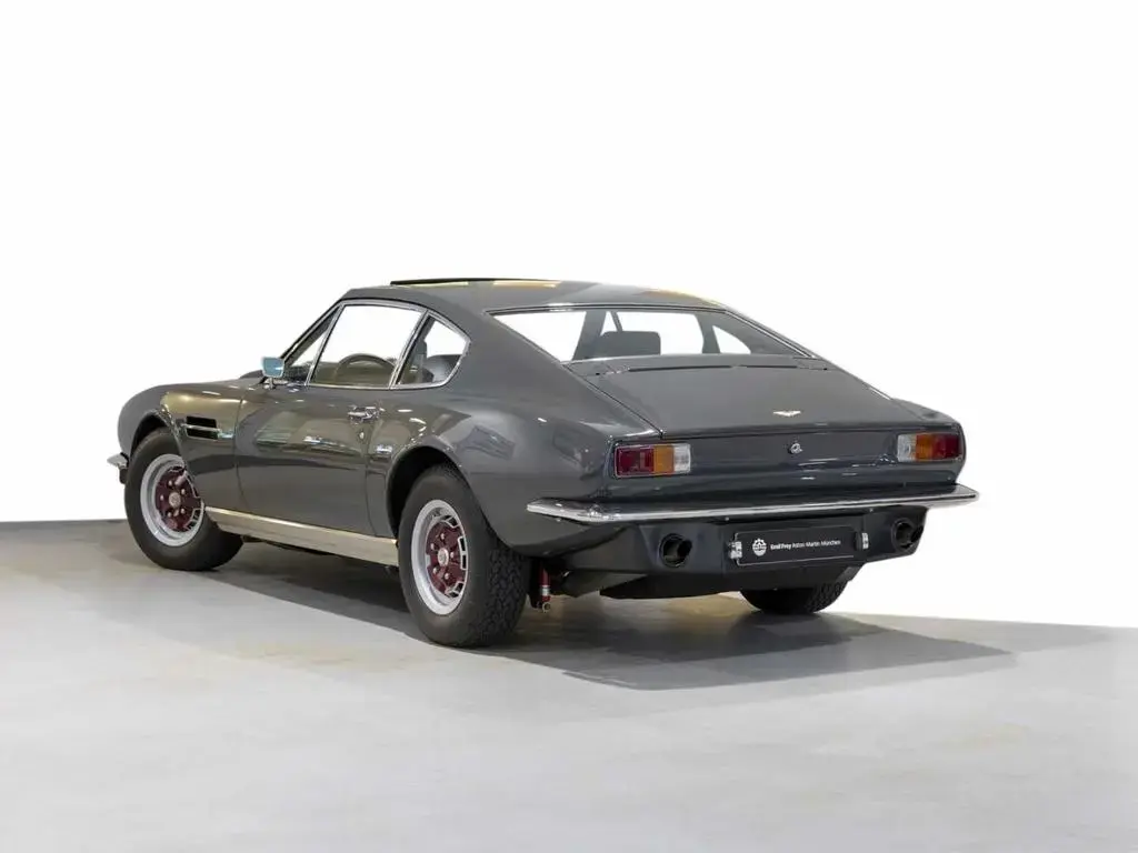 Main__Slider__Photo:Aston Martin V8 01/1977-1