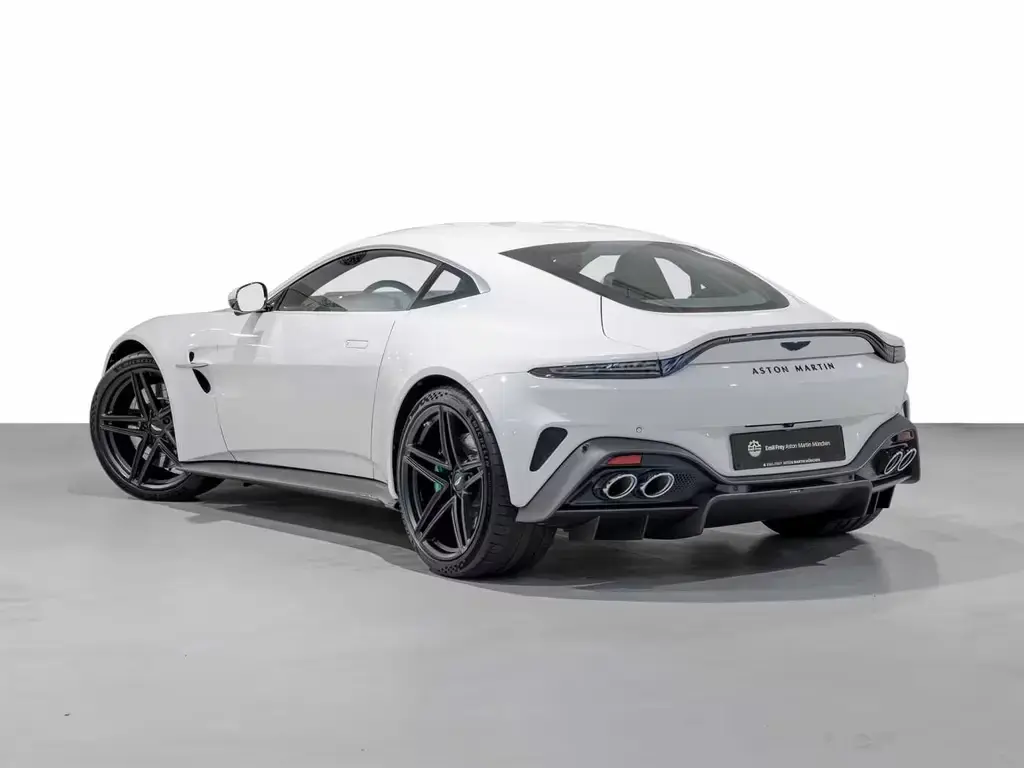Main__Slider__Photo:Aston Martin V8 Vantage -Lunar White- null-1