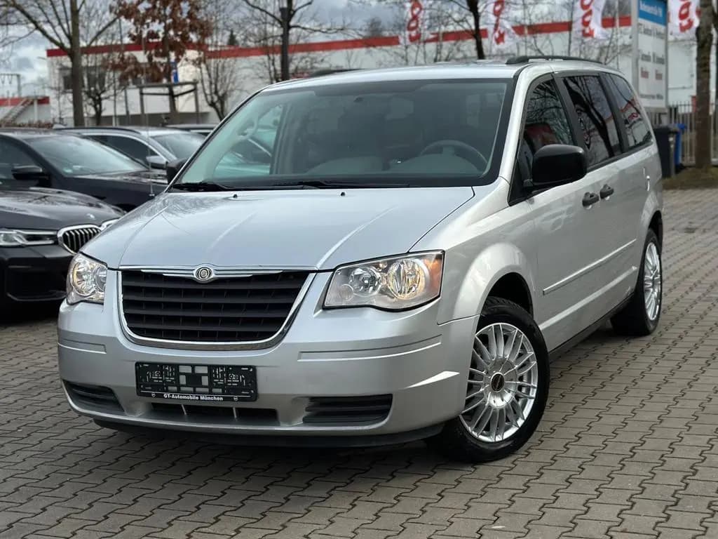 Main__Slider__Photo:Chrysler Grand Voyager / Town Country 3.3 V6 Aut. 7-Sitze 09/2007-0