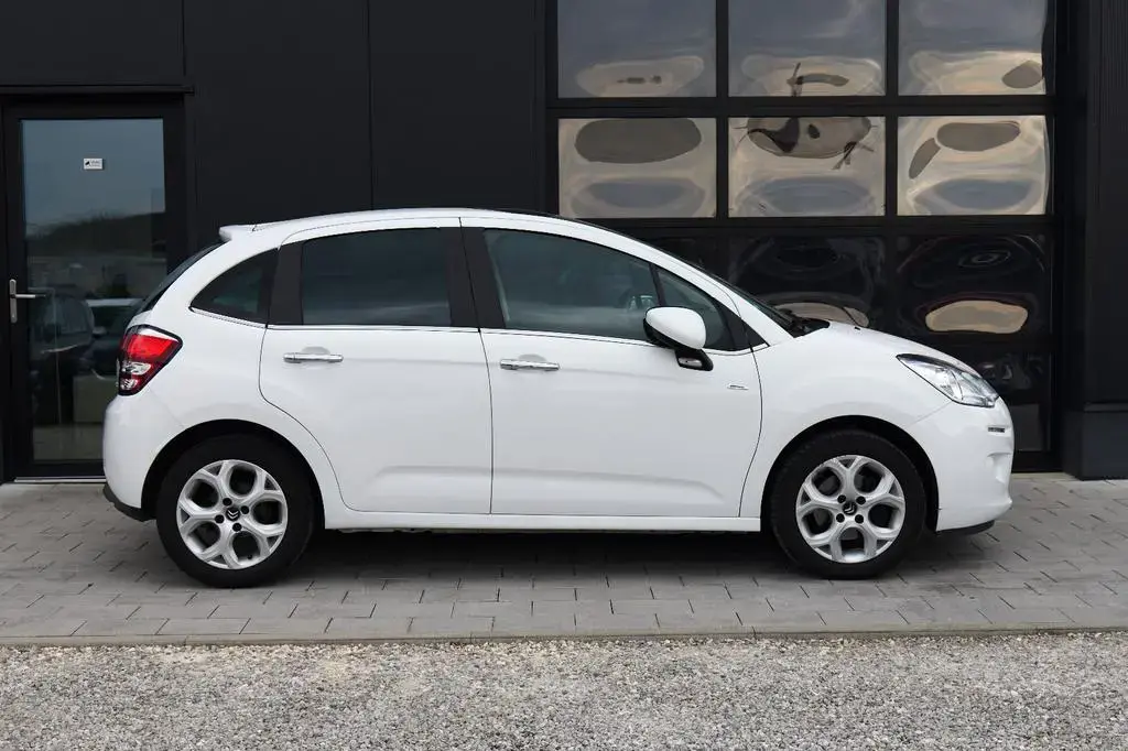 Main__Slider__Photo:Citroën C3 1.2 PureTech TEM/PDC/LMF/KAM/SHZ+TÜV 06.27 06/2016-1