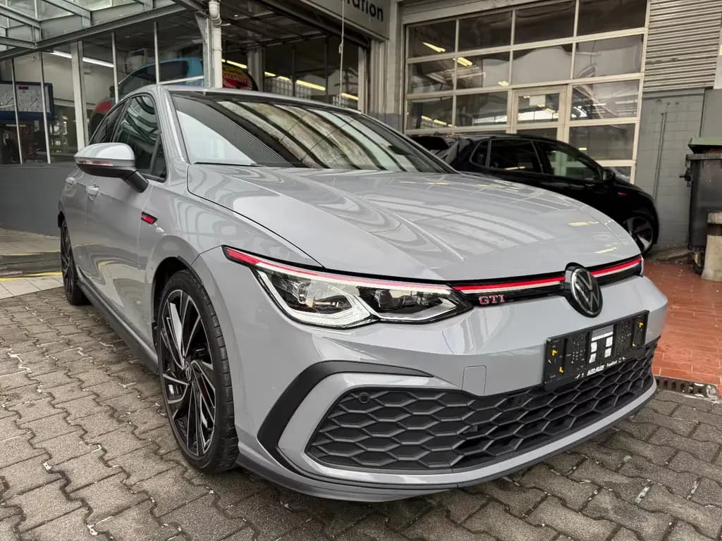Main__Slider__Photo:Volkswagen Golf GTI 2.0 TSI DSG-Matrix-HarmanKardon-Navi 04/2024-0
