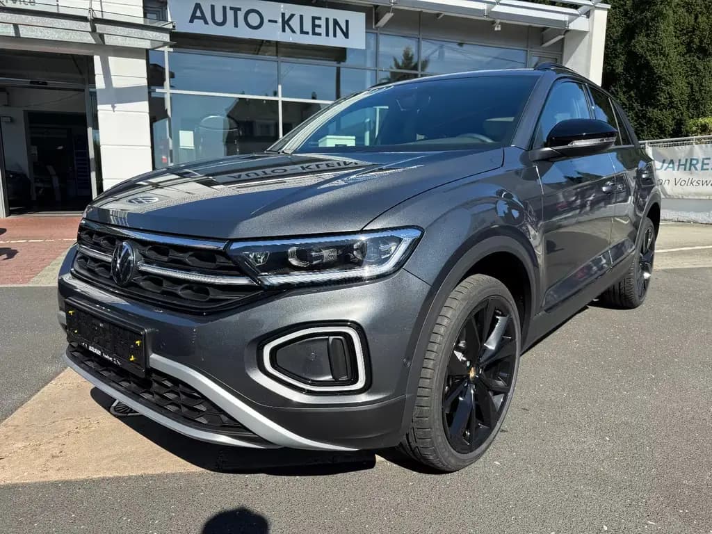Main__Slider__Photo:Volkswagen T-Roc Style 1.5 TSI DSG -Panorama+AHK+BlackStyle 03/2026-0