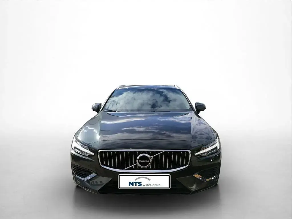 Main__Slider__Photo:Volvo V60 T6 AWD Inscription Expression Pano LED 03/2022-1