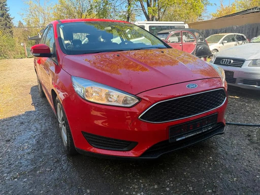 Main__Slider__Photo:Ford Focus Lim. 1.0 EcoBoost Trend 01/2017-0