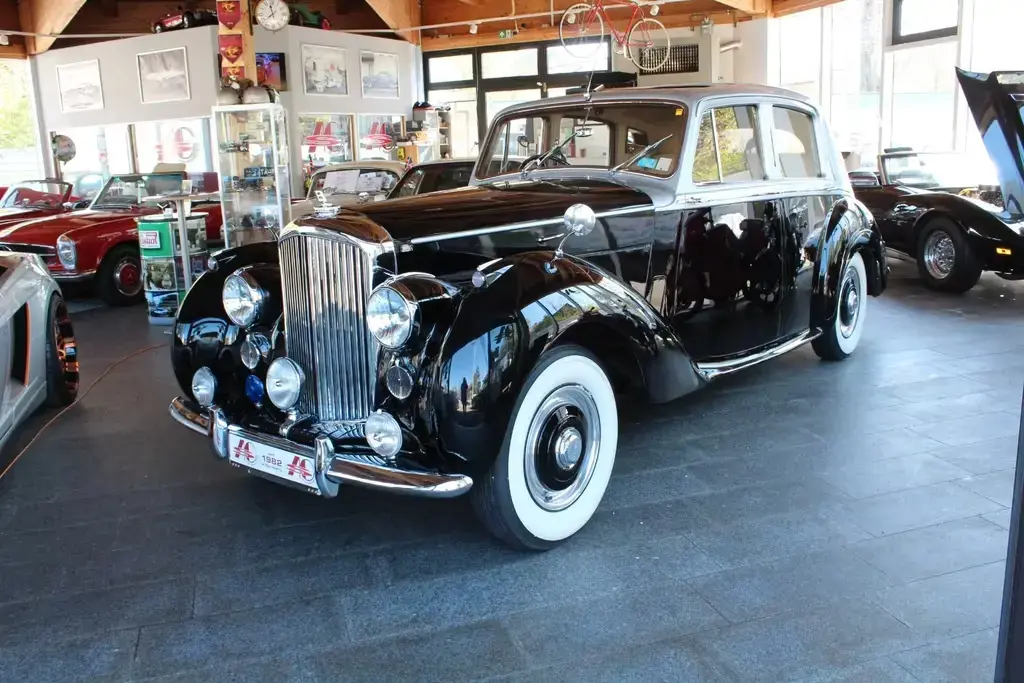 Main__Slider__Photo:Bentley Other R -Typ 6-Zyl., ex Britische Botschaft New York!! 07/1954-1